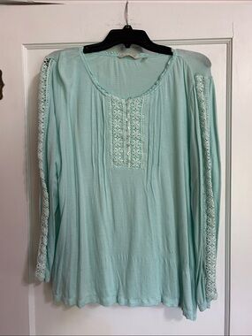 Soft Surroundings Mint Lace-Trim Long Sleeve Tunic